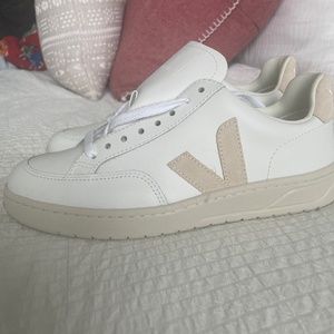 Vejas [New] Size 7